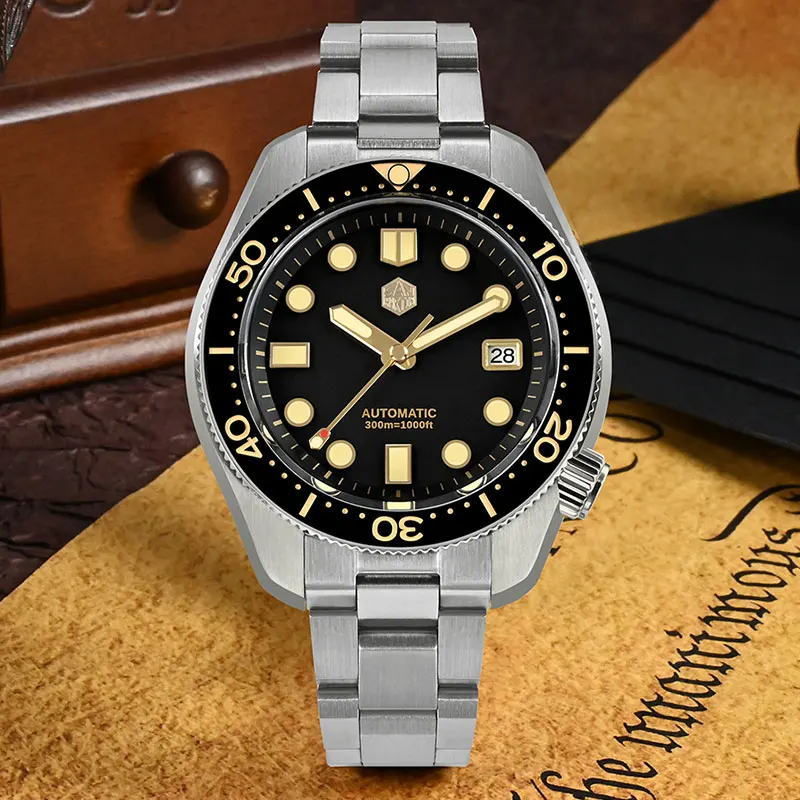 

San Martin 44mm MM300 Black Turtle NH35 Men's Mechanical Watch Vintage Sapphire Date Window Gilt Dial 30Bar Diver Reloj Hombre