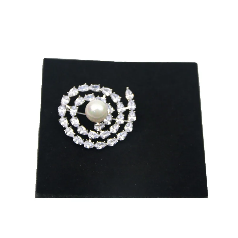 

MADALENA SARARA AAAA Zircon And Crystal Inlaid Pearl Brooch Gol Plated Copper Cyclone Style Fine Brooch Pin For Women Jewelry