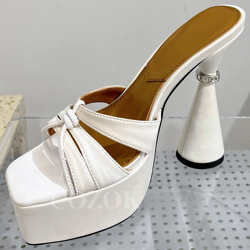 

Sexy Ladies Slippers 2023 Summer New Narrow Band Design Banquet High Heel Sandals Square Head Satin Material Female Pumps