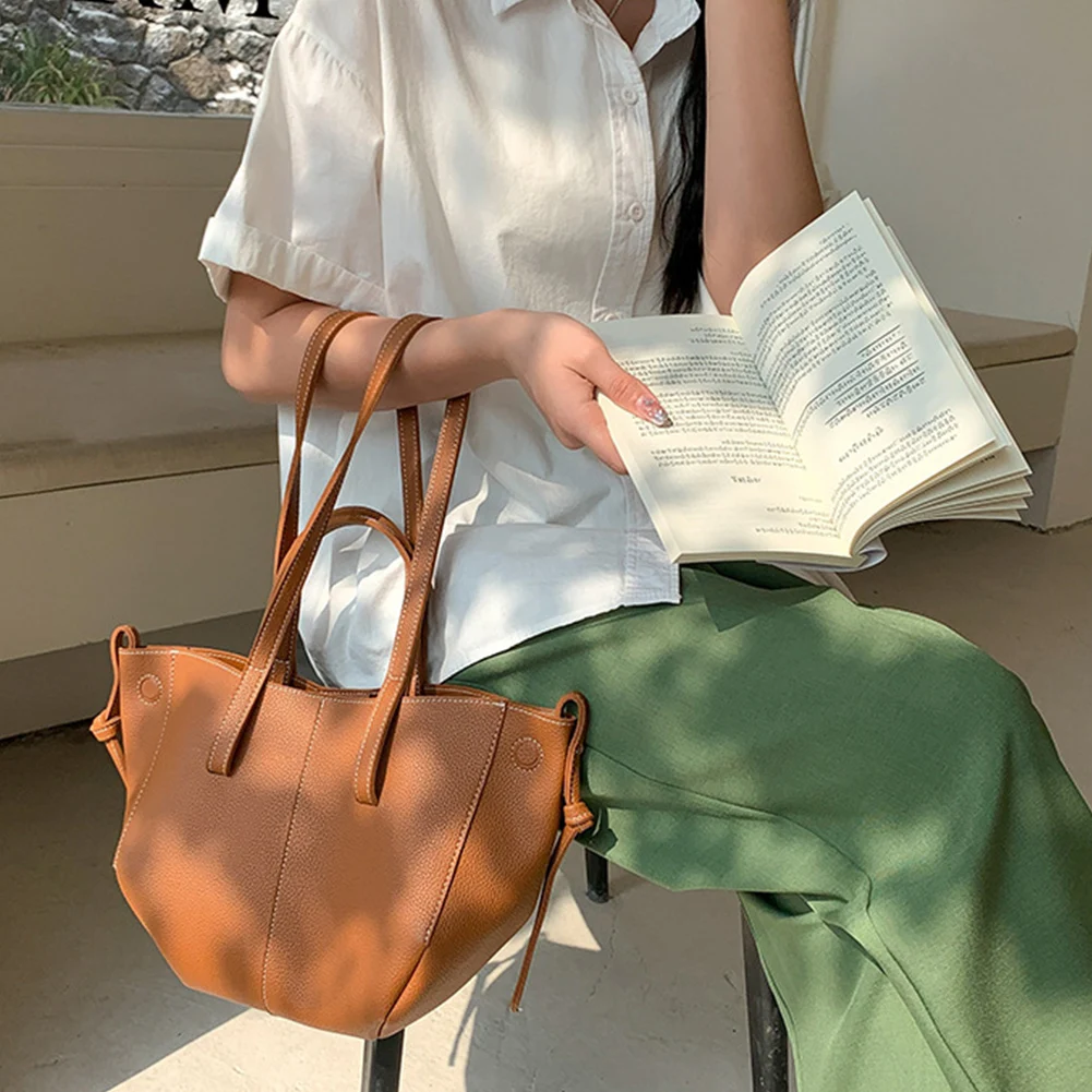 حقيبة حمل نسائية ذات سعة كبيرة، بتصميم ناعم تحت ال...