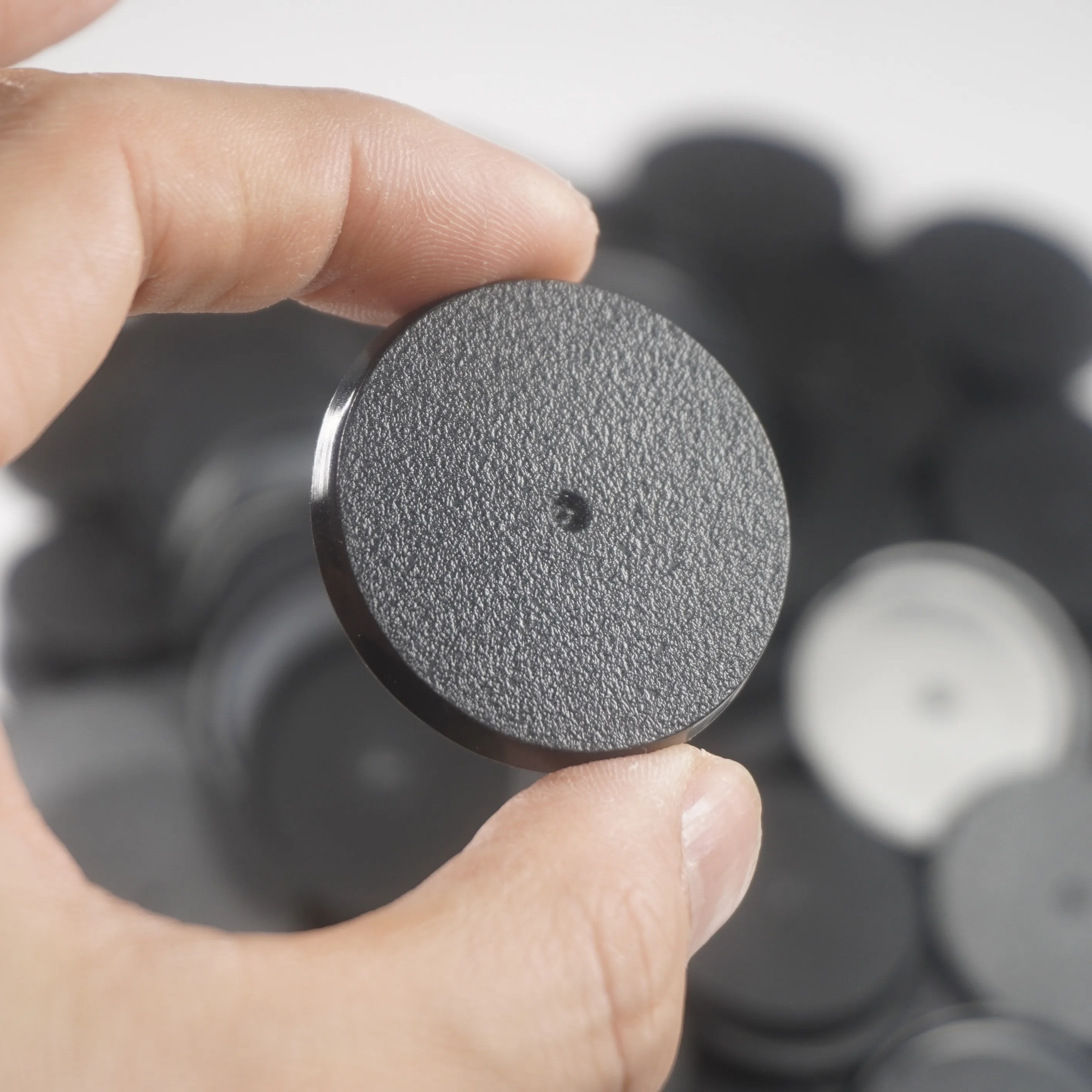 Gaming Miniatures Plastic Round Bases for Wargames 40mm
