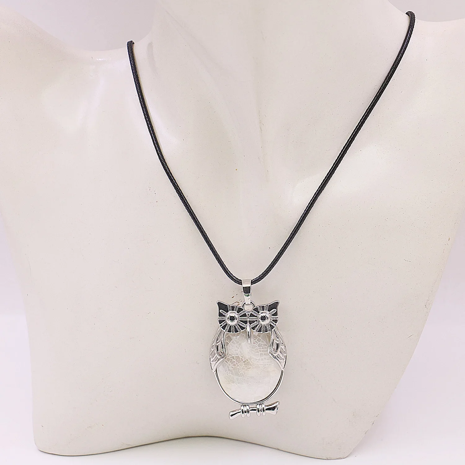 28x44mm Natural White Sea Shell Animal Necklace Pendant,Owl-shaped Alloy Pendant Design,Lucky DIY Jewelry Gifts for Women/men