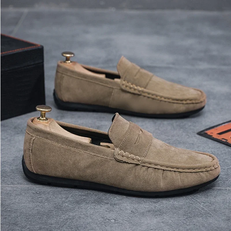 Men's Loafers Lightweight Breathable Casual Flat Driving Soft Sole Slip-on Business Moccasins