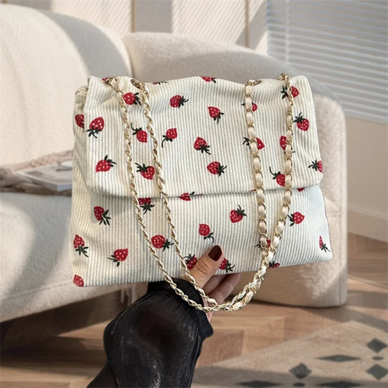 Vintage Style Crossbody Bag with Elegant Rose Print and Adjustable Strap for Everyday Use or Special Occasions Gift for Her