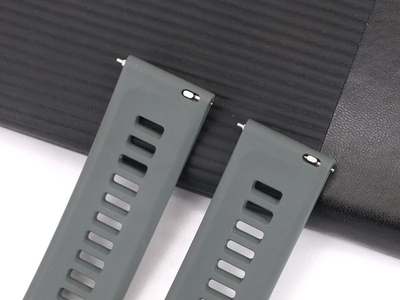Premium Waterproof Silicone Watch Strap for Active Lifestyle - 22mm