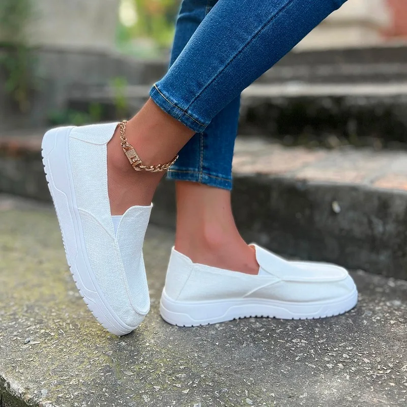 

Women's Low Top Cavas Shoes Autumn Fashion Plus Size Flats Slip on Casual Shoes for Women Outdoor Light Platform Walking Shoes