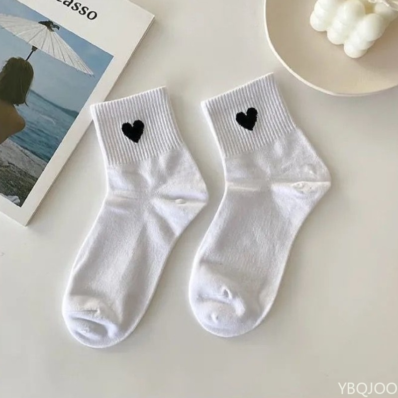 5 pairs of women's mid length black white solid color striped heart-shaped  trendy versatile women's sports leisure socks