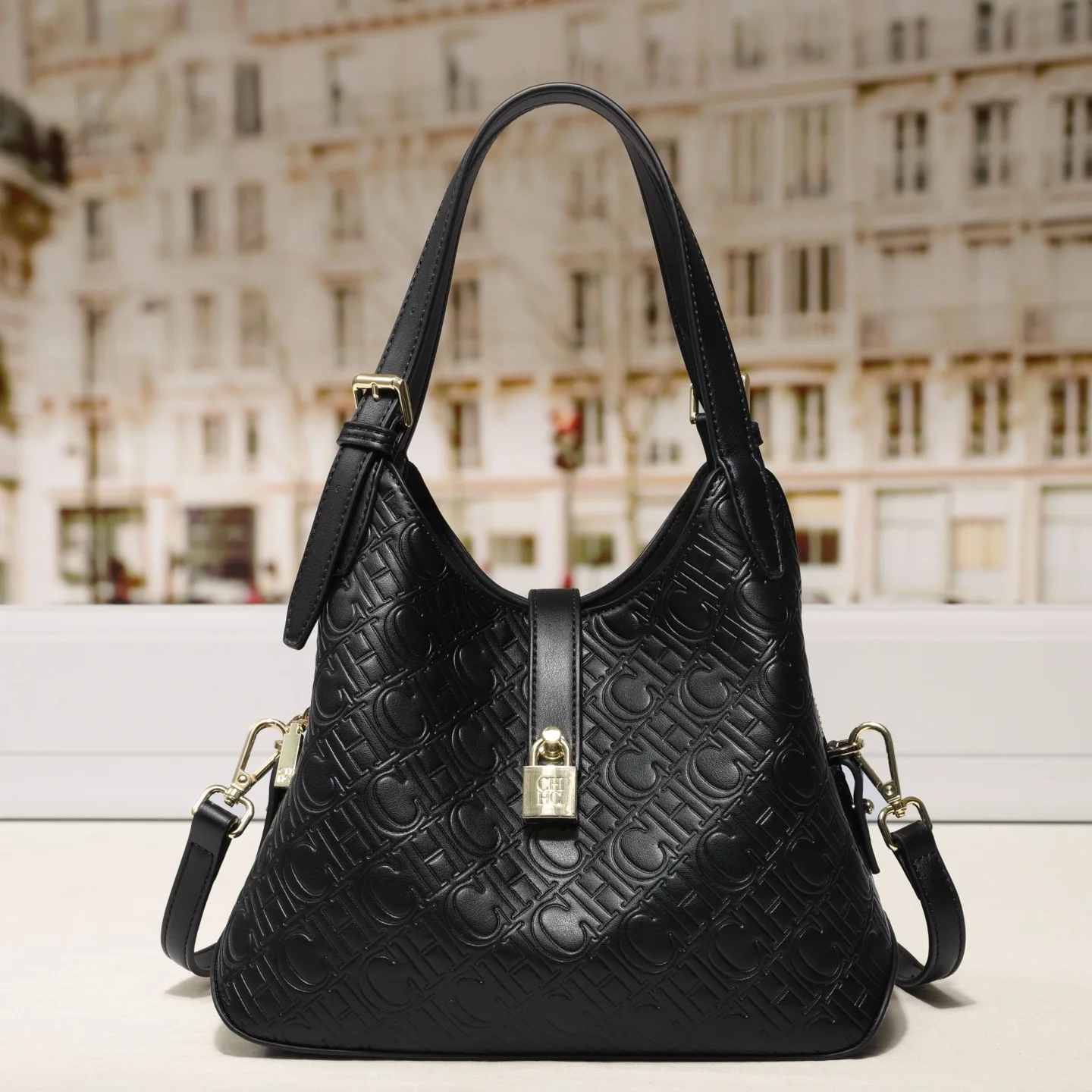 حقيبة يد نسائية جديدة موديل 2025 على الطراز الكلاس...