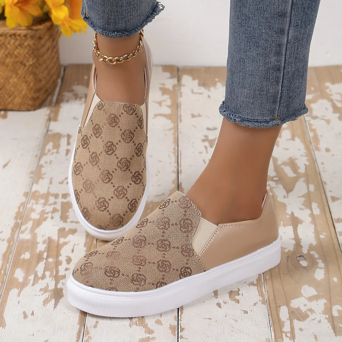 Fashion Casual Sneakers Women Shoes 2024 Women Flats Rhinestone Bling Chic Shining Star Sewing Thick Sole Slip on Platform