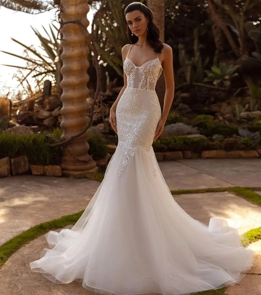 

Romantic Ivory Mermaid Wedding Dresses Lace Appliques Glitter Sequins Bridal Gowns Sexy Sleeveless Long Train Robes de Mariee