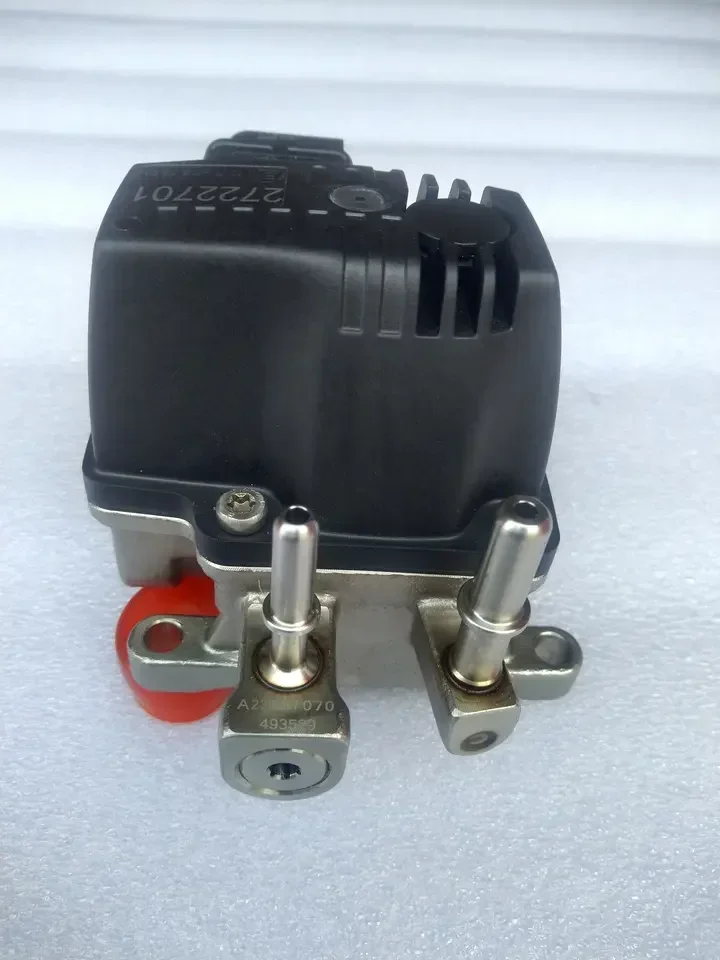 24V scr urea pump 2722701 NEW DEF DOSER INJECTOR ADBLUE INJECTOR 2722701 for europe trucks