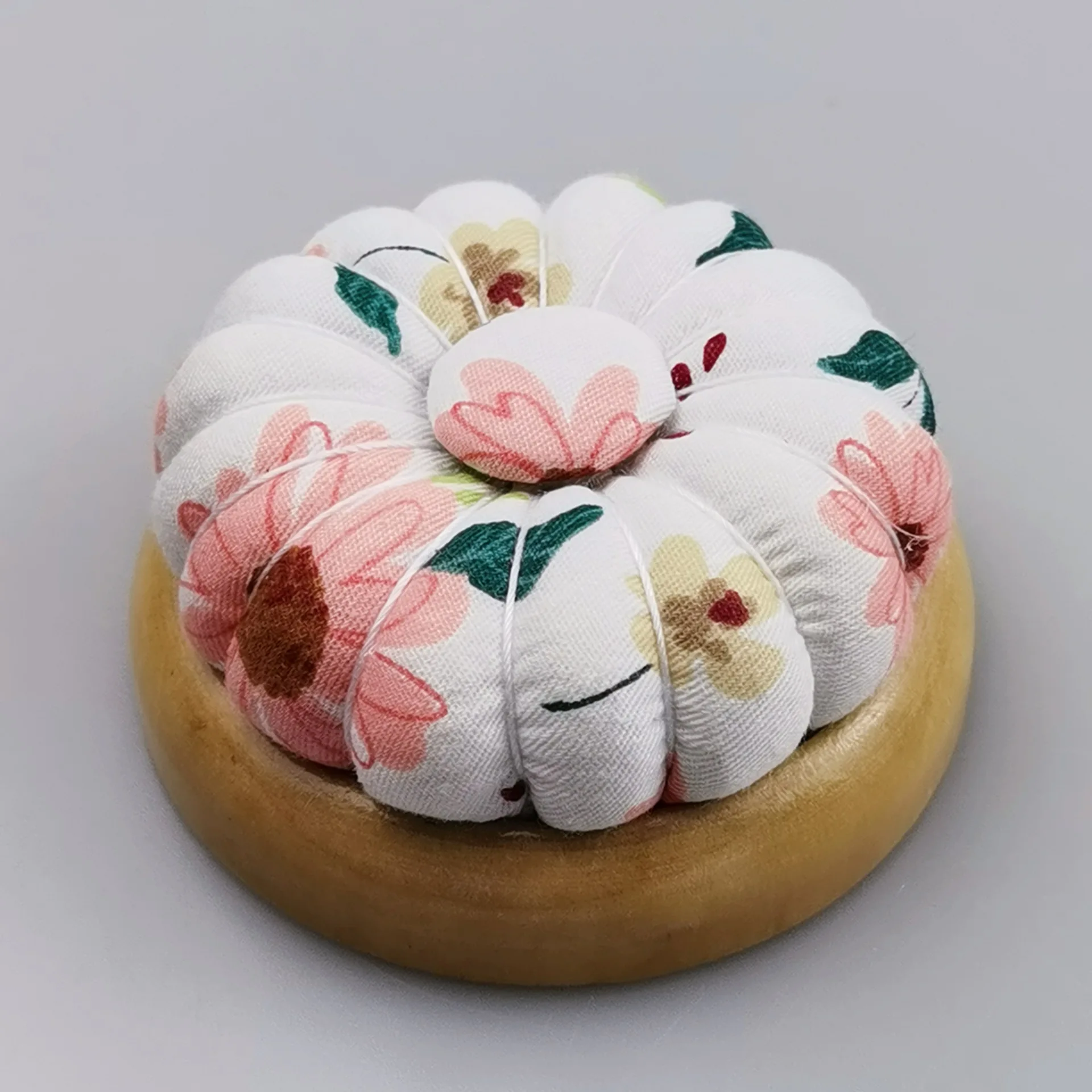 Description Picture 4 of item1Pc Wooden Magnetic Pin Package Magnetic Holder Pincushions pin Pumpkin Pincushions Needle Cushion DIY Crafts