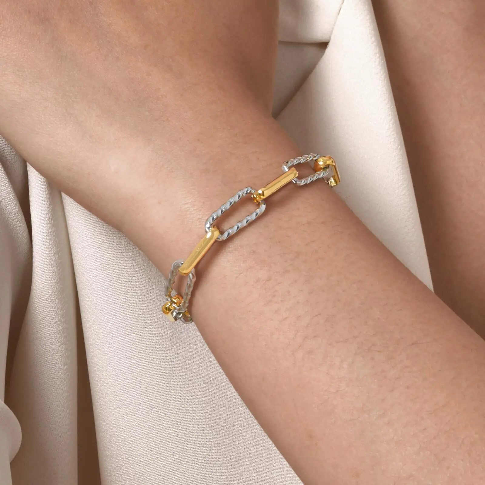 Elegant Gold-Plated Minimalist Chain Bracelet