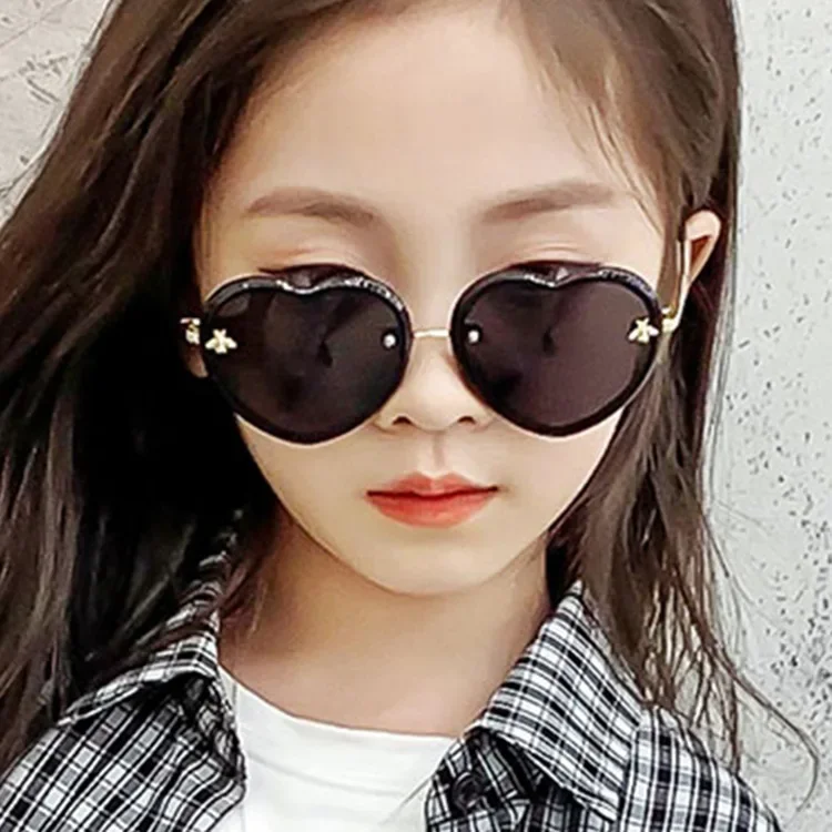 Cute Cartoon Bee Sunglasses Children Love Heart Shaped Frame Gradient Sun Glasses Girls Fashion Drive Outdoor Eyewear UV400