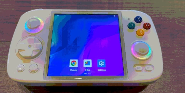 ANBERNIC RG CubeXX photo review