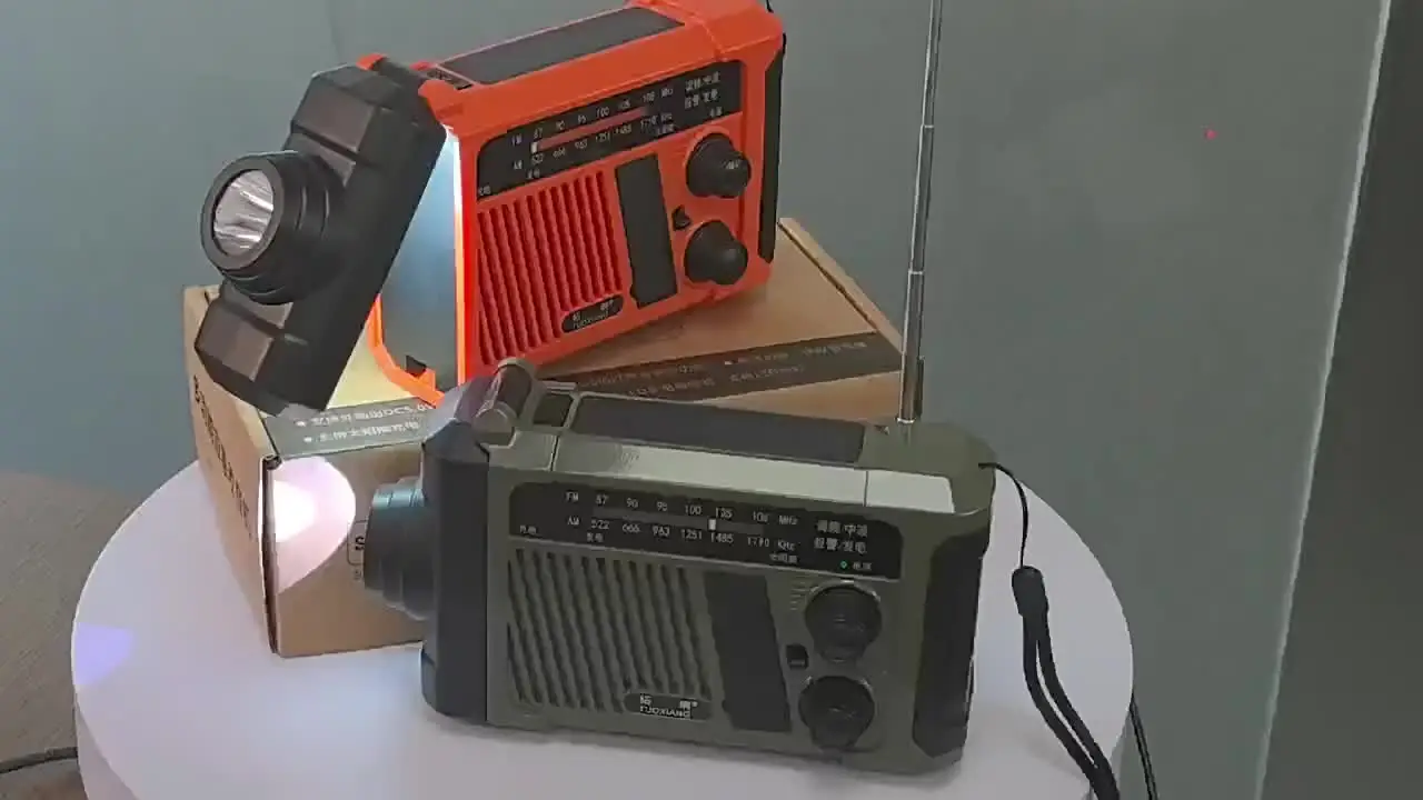 Погодное аварийное радио AM/FM портативное солнечное с рукояткой 3 в 1 1800 мАч