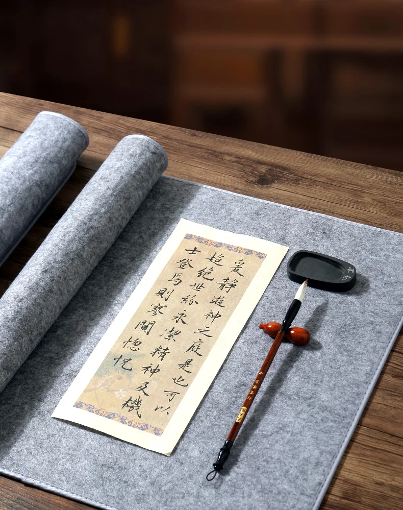 Dicke chinesische Kalligraphie-Zeichnungsfilzmatte, Sumi-Xuan-Papier-Malerei-Schreibtischunterlage zum Schreiben japanischer traditioneller Zeichnen, Grau – Detail 1