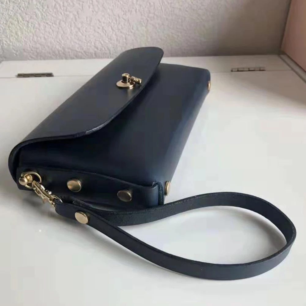 Slide image f0a35fa8e7bd4b318d09108c7ea522df