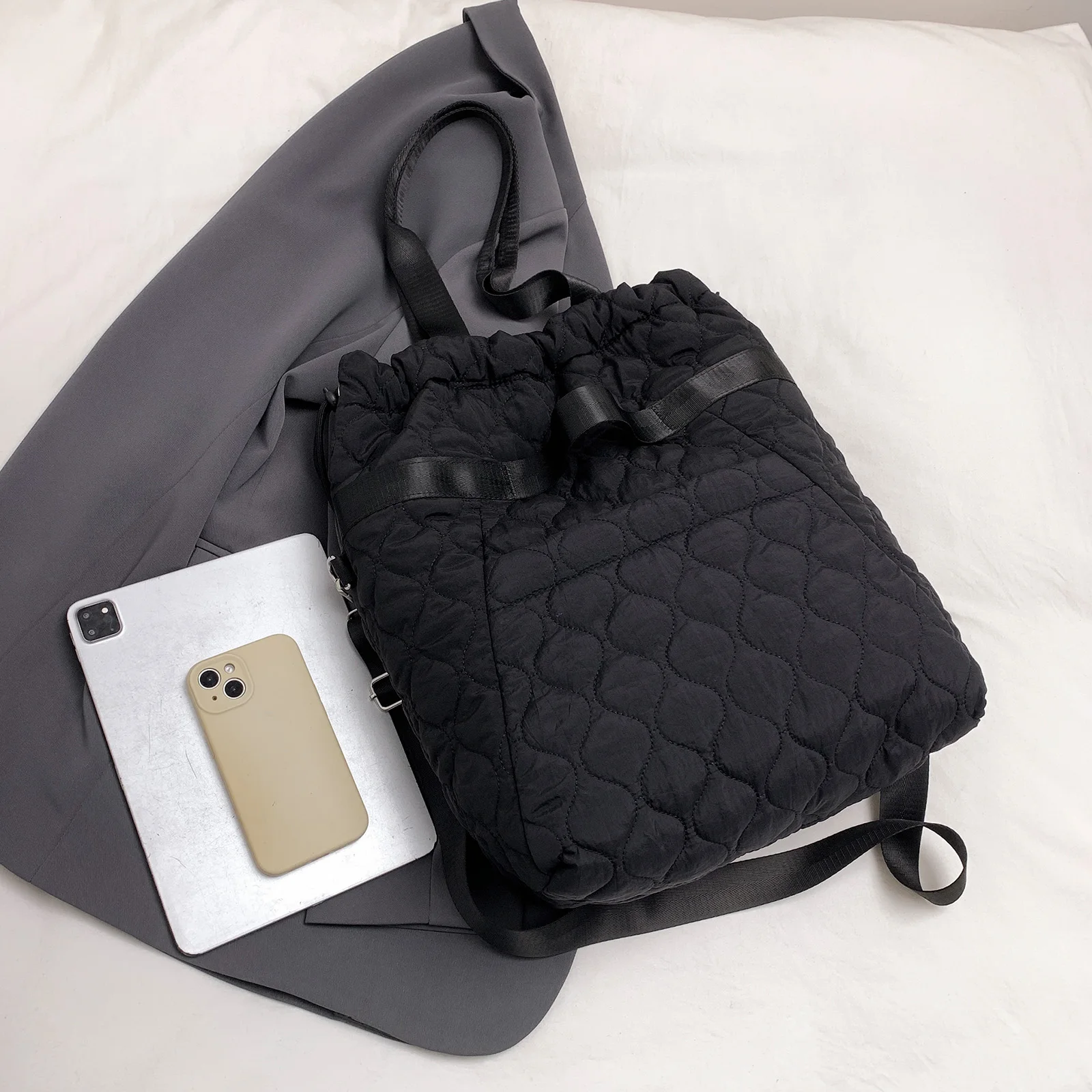 Women Nylon Simple Shoulder Handbag Adjustable Strap One Shoulder Crossbody Bag Quilted Crossbody Bag for School Work Daily Use