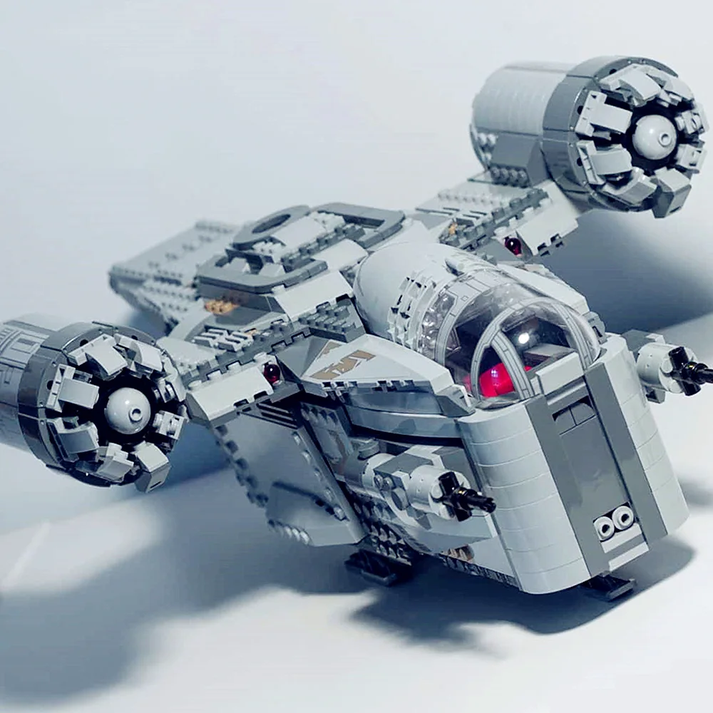 Miniso-Disney-Galaxy-Razors-StarFighters-Spaceships-Battles-Ship-Crest ...