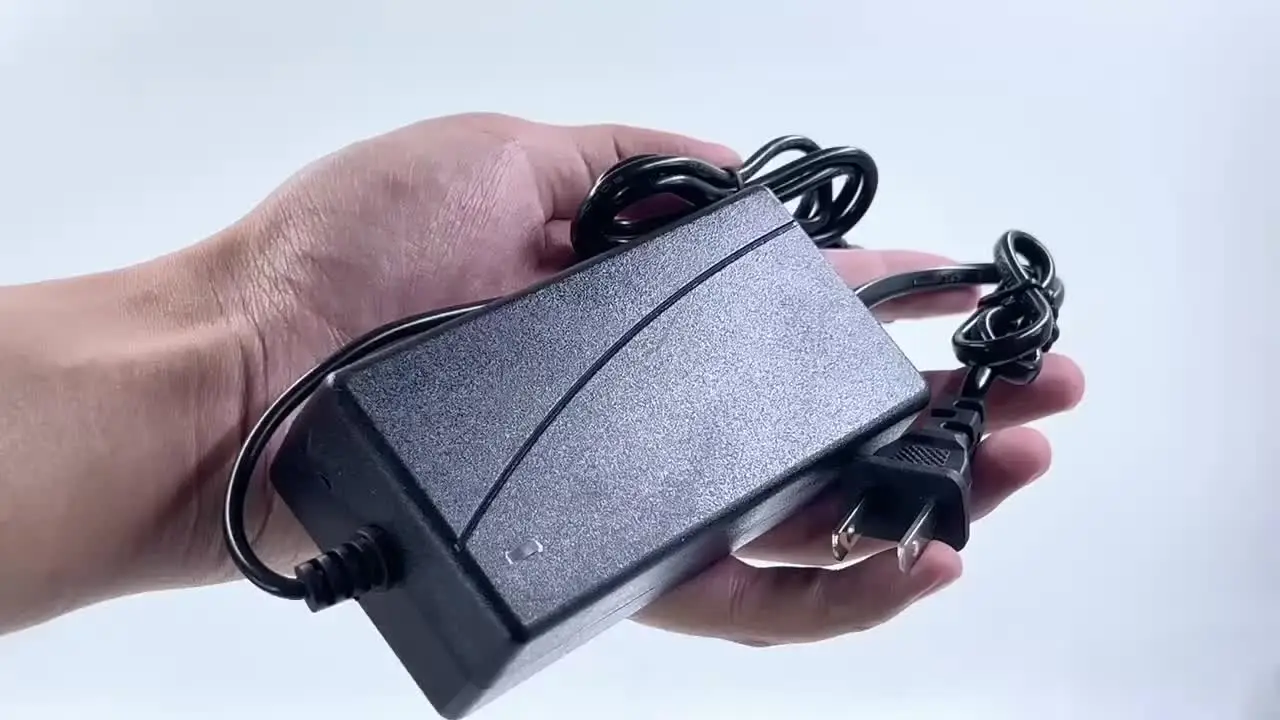 リチウム電池充電器 42v 2A ホバーボード用自己バランス電動自転車