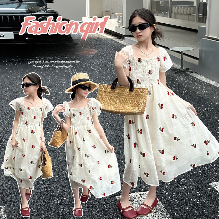 

Girls 2024 Summer New Embroidered Dress with Lace Edge Small Flying Sleeves A-line Skirt Long Dress Korean Style