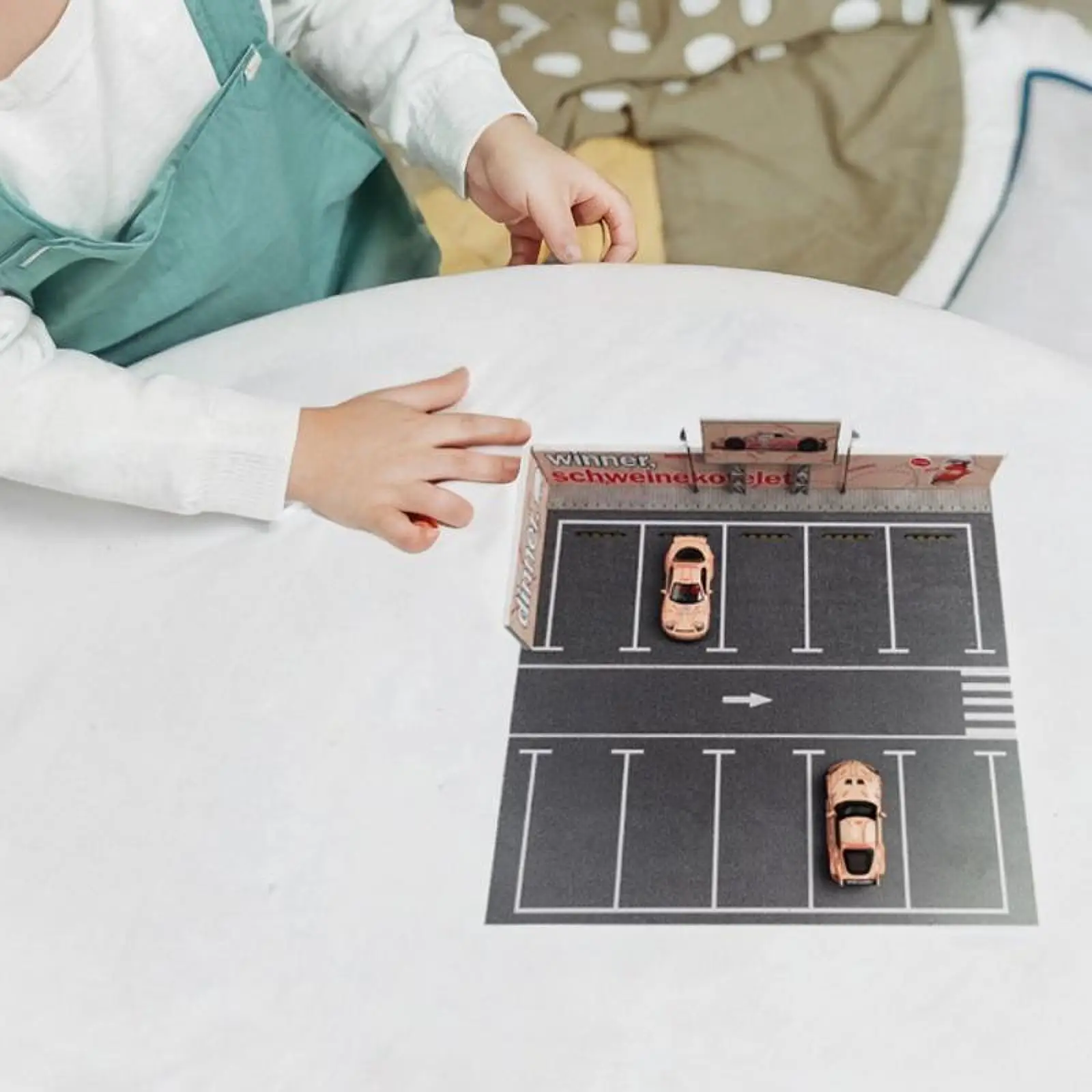 

Автомобильный дисплей в масштабе 1:64