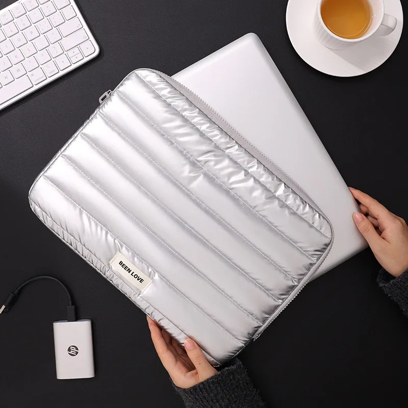 Sleek Laptop Sleeve: Protective Case