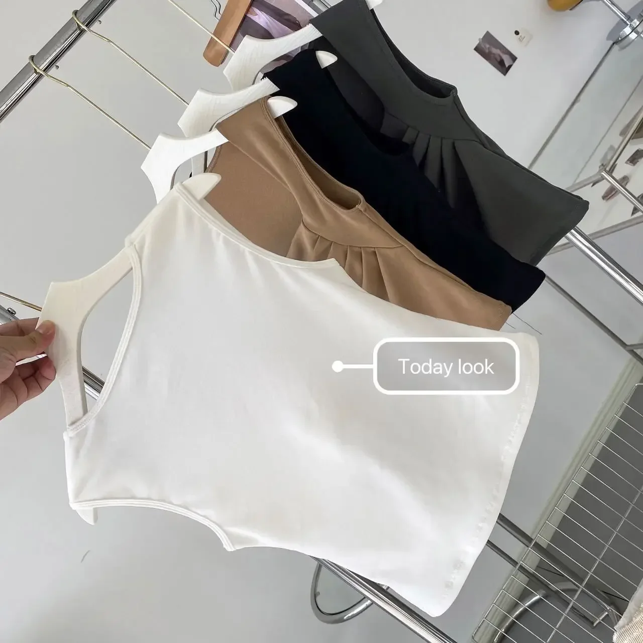 

2023 New Cotton Square Collar Brushed Thermal Vest with Sleeveless Base Thermal Top with Chest Pad Thermal Underwear