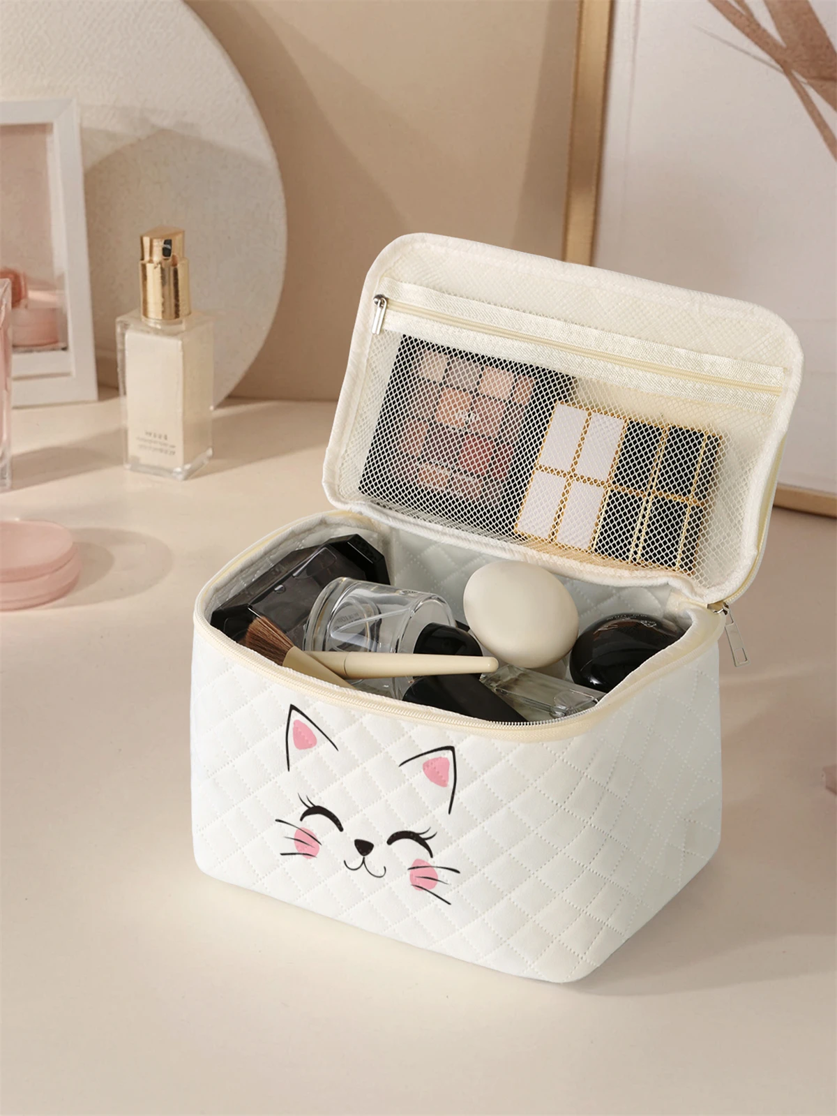 1pc， Portable travel cosmetics with cartoon cat patterns, large capacity travel storage bag, cute and stylish makeup bag