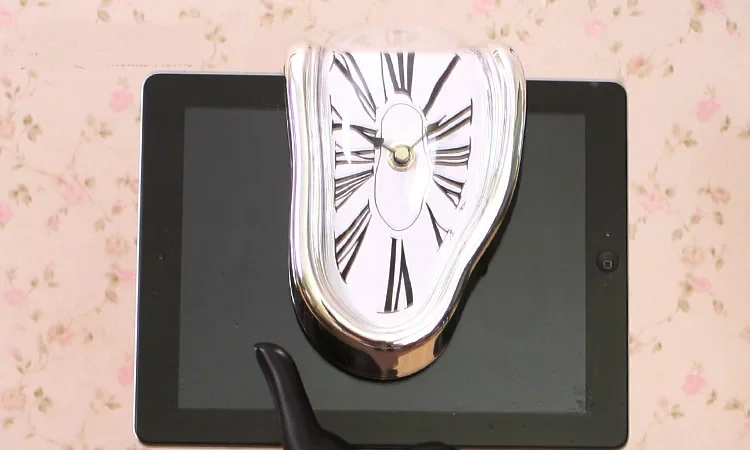 1pc NEW Creative Seat Twisting Clock Melting Table Clock Right Angle Retro Deformation Roman Numerber Clocks Office Home Decor - Image 3
