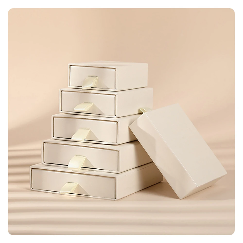 Belle Vous Scatola Regalo con Coperchio con Poliestere (100 Scatole Cartone per Gioielli) -5,6 x 8,2 x 2,6 cm -Scatola Cartone con Coperchio Marroni per Esporre Gioielli, Orecchini, Collane, Bracciali