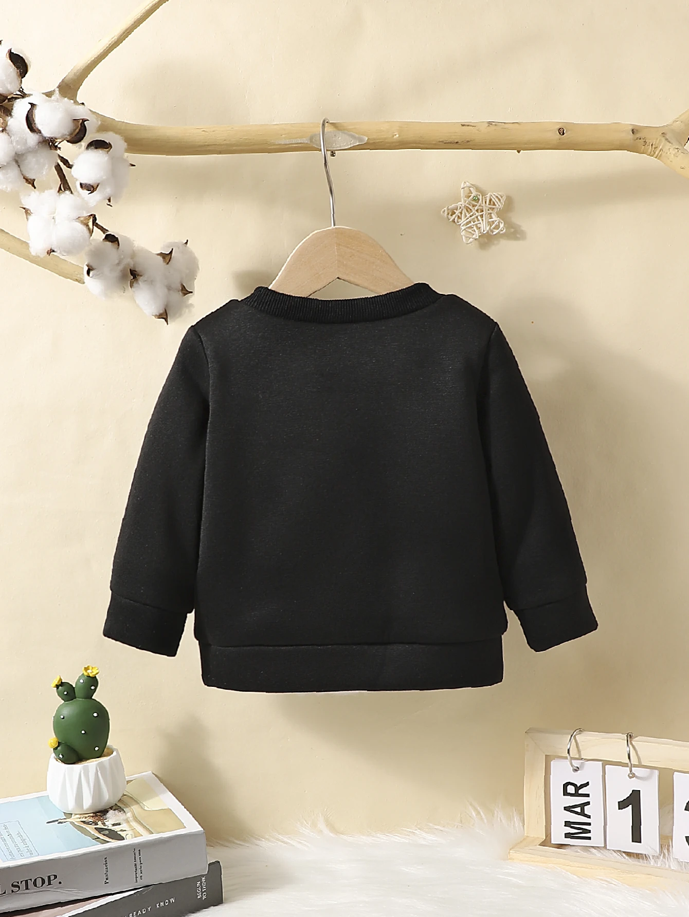 Spring Autumn Boys Girls Sweater Round Neck Long Sleeved Cartoon Bear Eyecover Top baby girls sweater cashmere sweater