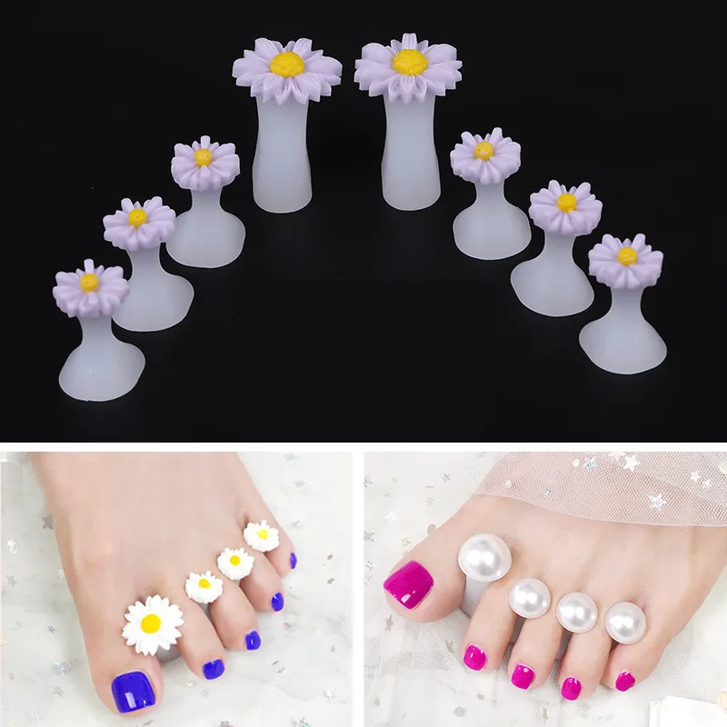 

8pcs Nail Finger Toe Separator Soft Silicone Flower Little Daisy Manicure Pedicure Divider Form Toe Separator Gel Polish Holder