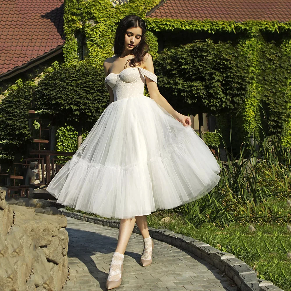 

Vintage Tea Length Wedding Dresses Off-shoulder Dot Tulle Short Bridal Gown A-line Lace-up Little White Dress Customized