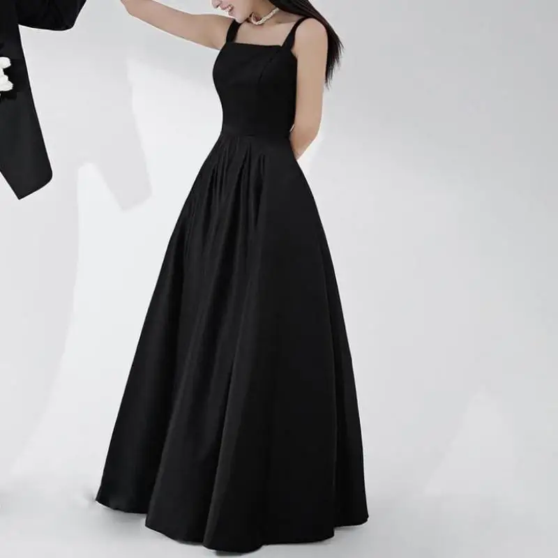 linha-de-vestidos-de-casamento-com-alcas-de-espaguete-vestido-de-noiva-ate-o-chao-cetim-preto-simples-e-elegante-nova-moda-2023