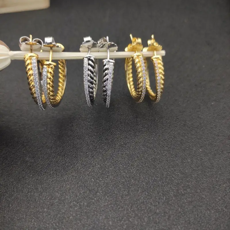 

Женские серьги из серебра 925 пробы с витой проволокой и бриллиантами