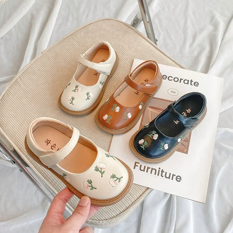 Leather Kids Dance Shoes with Flowers Embroidery for Girls