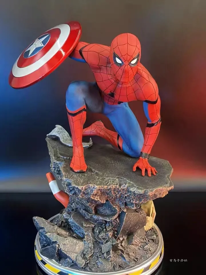 Marvel 1/4 Spiderman Statue Captain America Shield Spider Man Statue Gk Figure Resina Regalo Giocattolo Da Collezione Creativo Personalizzato