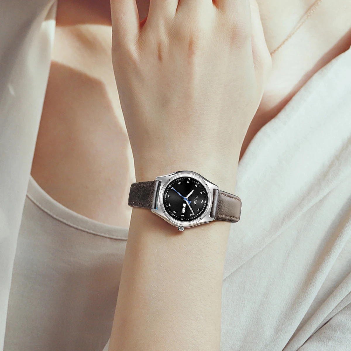 TOMI Luxury Women's Watch Simple and Fashionable Business Women's Quartz Watch Leather Casual Quartz Watch Clock Gift 4