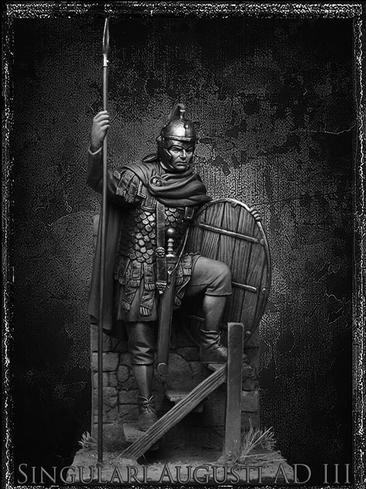Unmontierter 1/24 ANCIENT MAN STAND IN WINTER MIT SHIELD Miniaturmodellbausatz aus Kunstharz, unbemalt