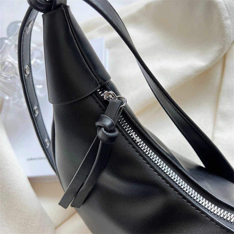 ショルダーバッグ・ポシェット [MOREMORR] NODI HOBO Bag - 2color Vintage CoCopeanut Women's Large Capacity Hobo Tote Bag