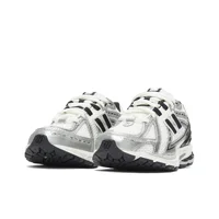 New Balance NB 1906R Chaussures de course respirantes à tige basse pour la ville et les déplacements quotidiens, unisexe, blanc argenté M1906RER 4