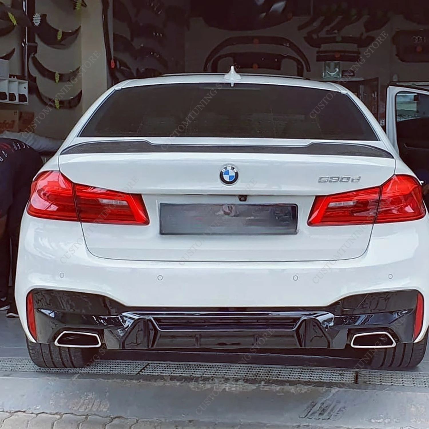 BMW G30 520d 530i 530d 530e 540d 540i M 스포츠 리어 디퓨저 2017-2023 바디킷용 컴피티션 스타일 리어 범퍼 디퓨저 립