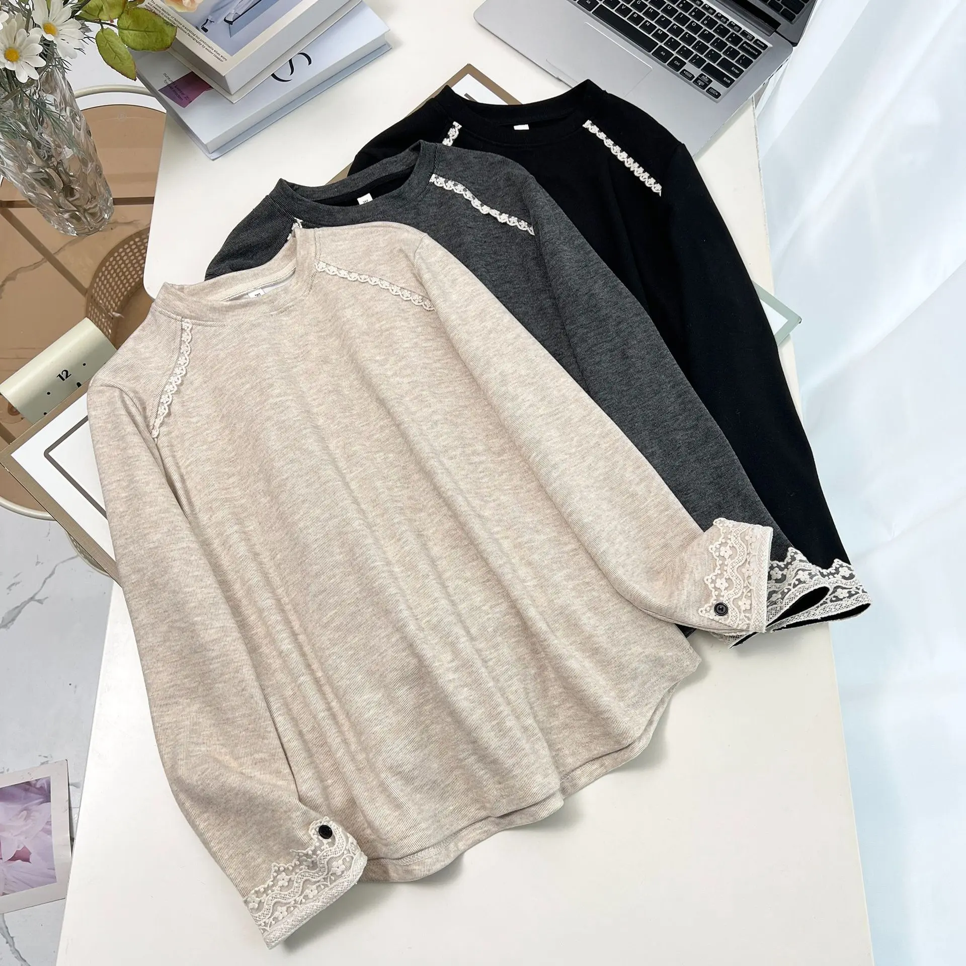 XXXXL Fashion Plus Size Woman Clothing T-Shirt New Autumn Winter Style With Fleece Warm Lace Patchwork Cuffs Inner Tops 2563