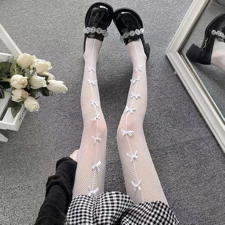 Seven bows White