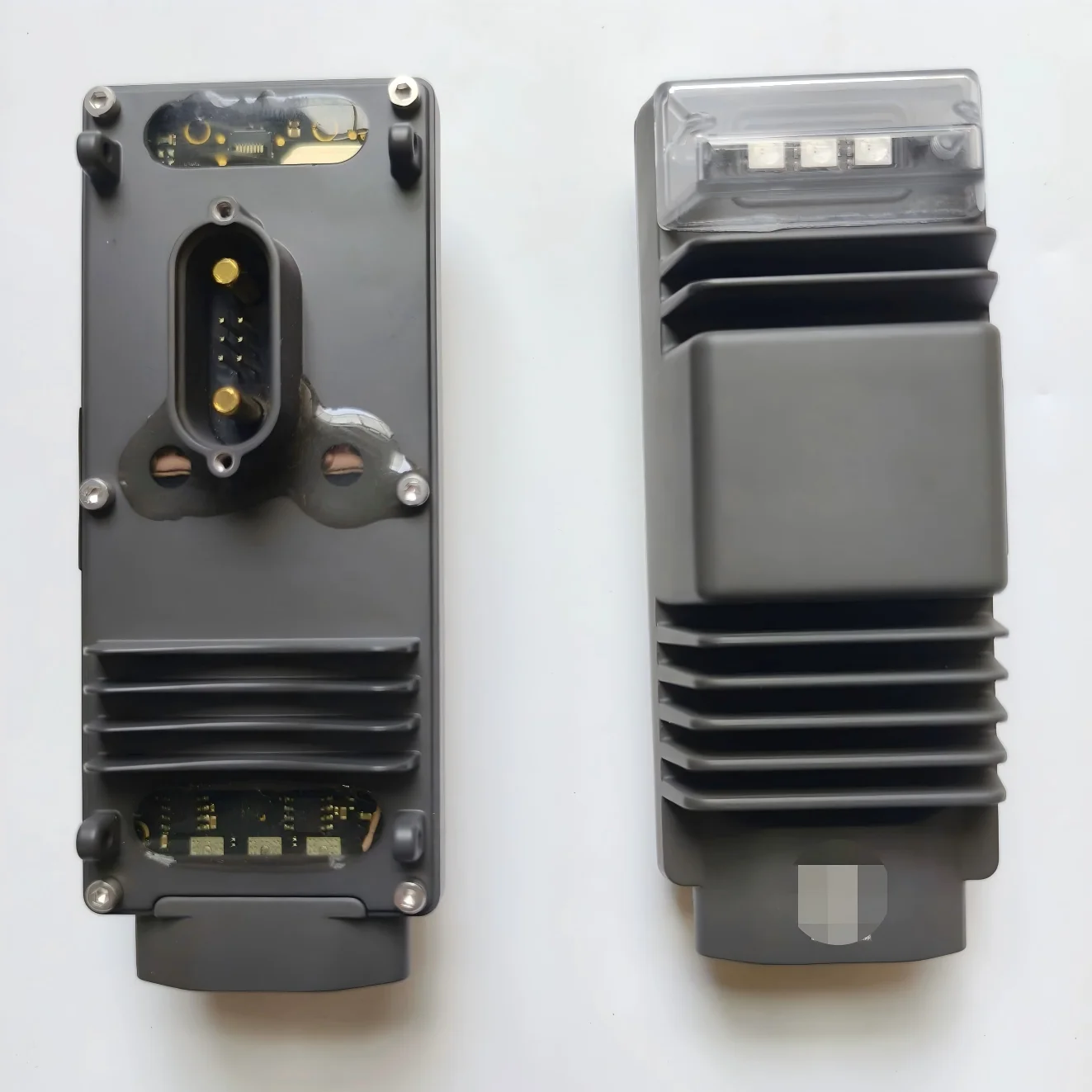 Module ESC installé sur un drone agricole DJI Agras T40, illustrant la compatibilité et la qualité de la pièce de rechange.
