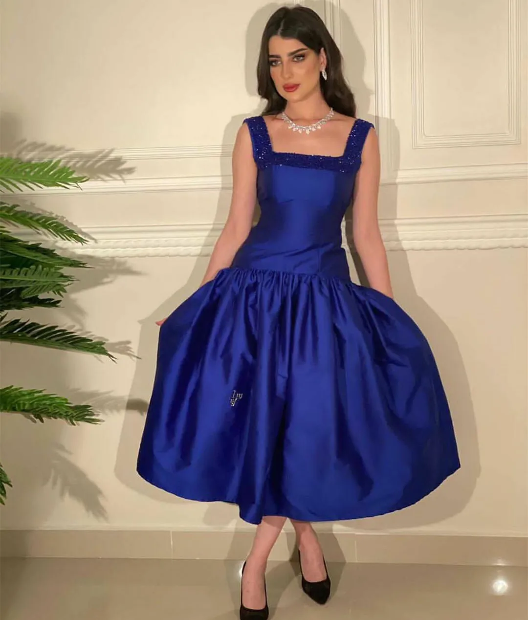 

Elegant Short Sqaure Neck Satin Evening Dress With Pockets فساتين السهرة A-Line Tea Length Prom Dress Robe de soirée for Women