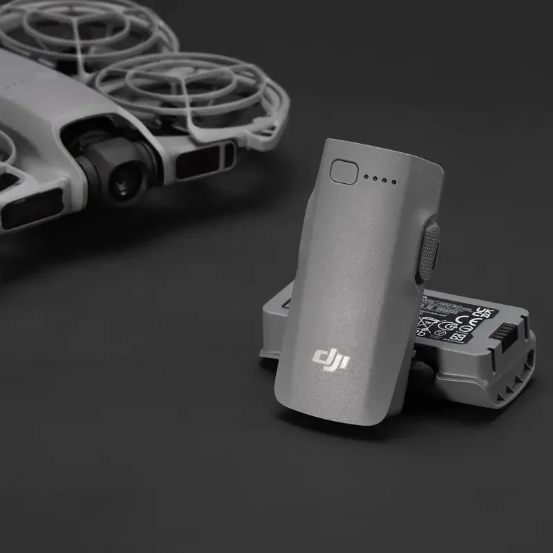 Deux batteries DJI côte à côte, idéales pour achetez un kit batterie pour drone DJI.