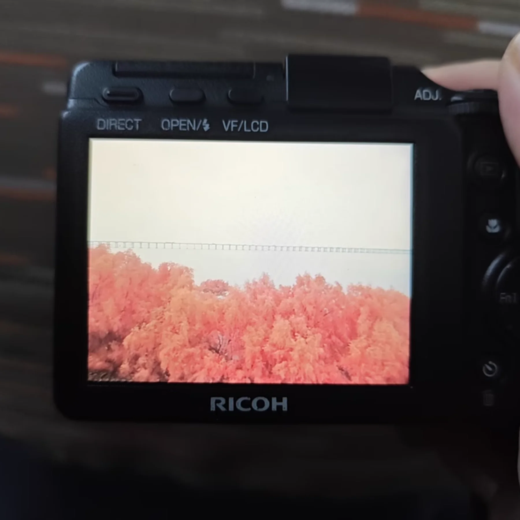링이 있는 전체 스펙트럼 카메라 77mm의 경우 Aerochrome 효과 비전을 얻습니다. 사진용 빨간색 주황색 단풍 IR 크롬 필터